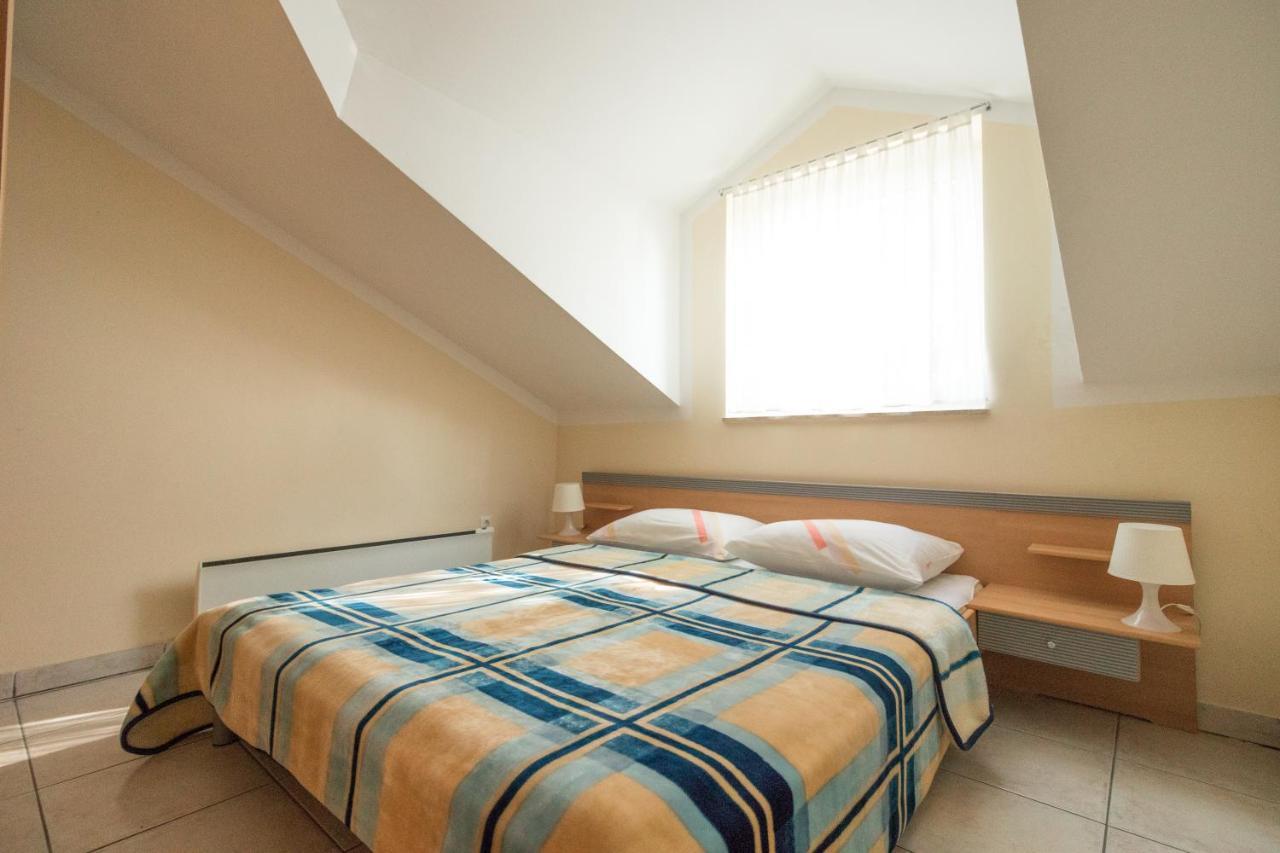 Apartman Nena Turanj Εξωτερικό φωτογραφία