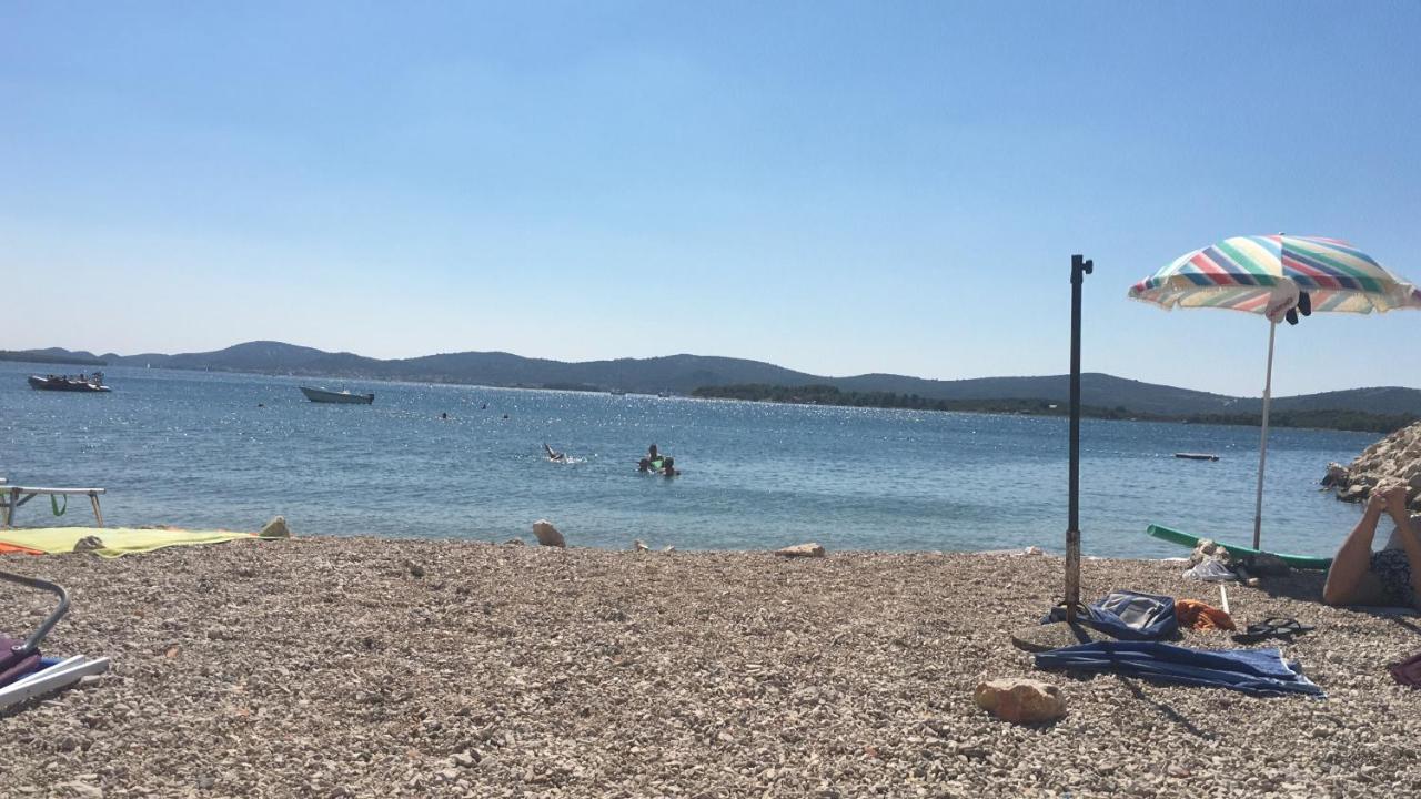 Apartman Nena Turanj Εξωτερικό φωτογραφία