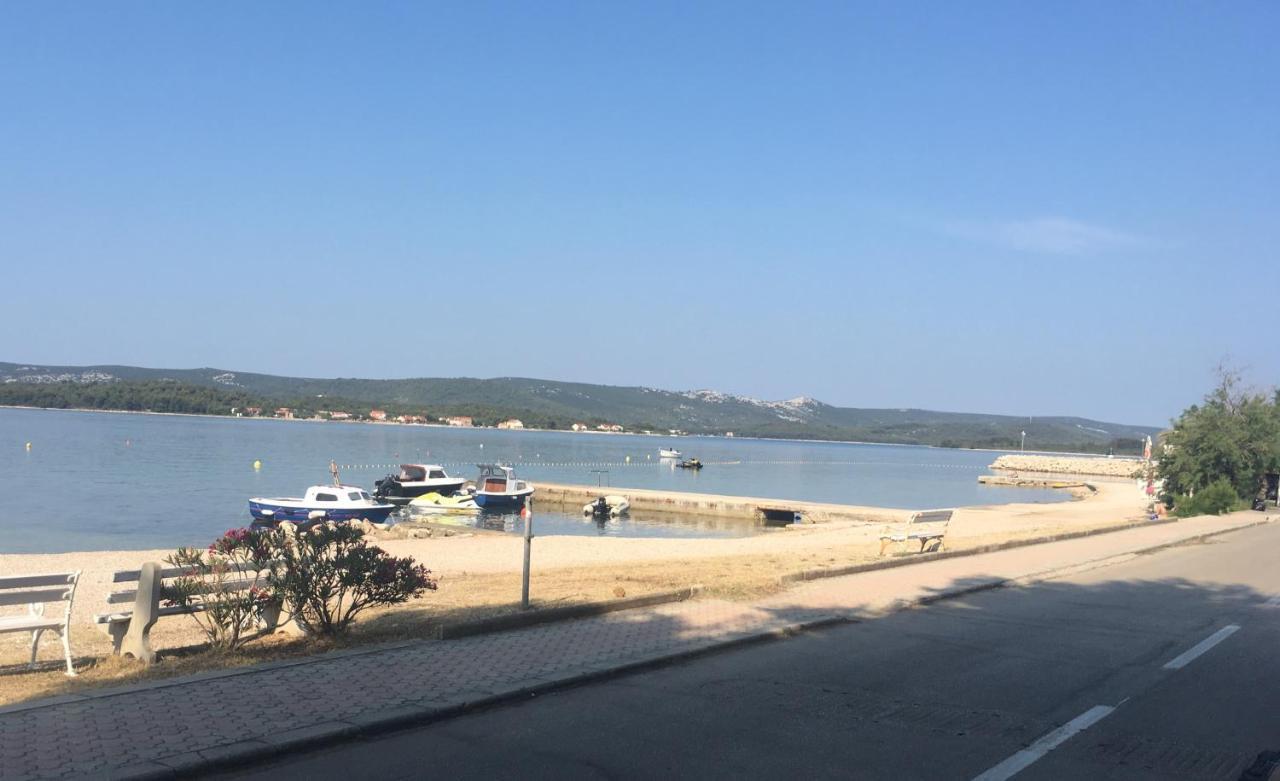 Apartman Nena Turanj Εξωτερικό φωτογραφία