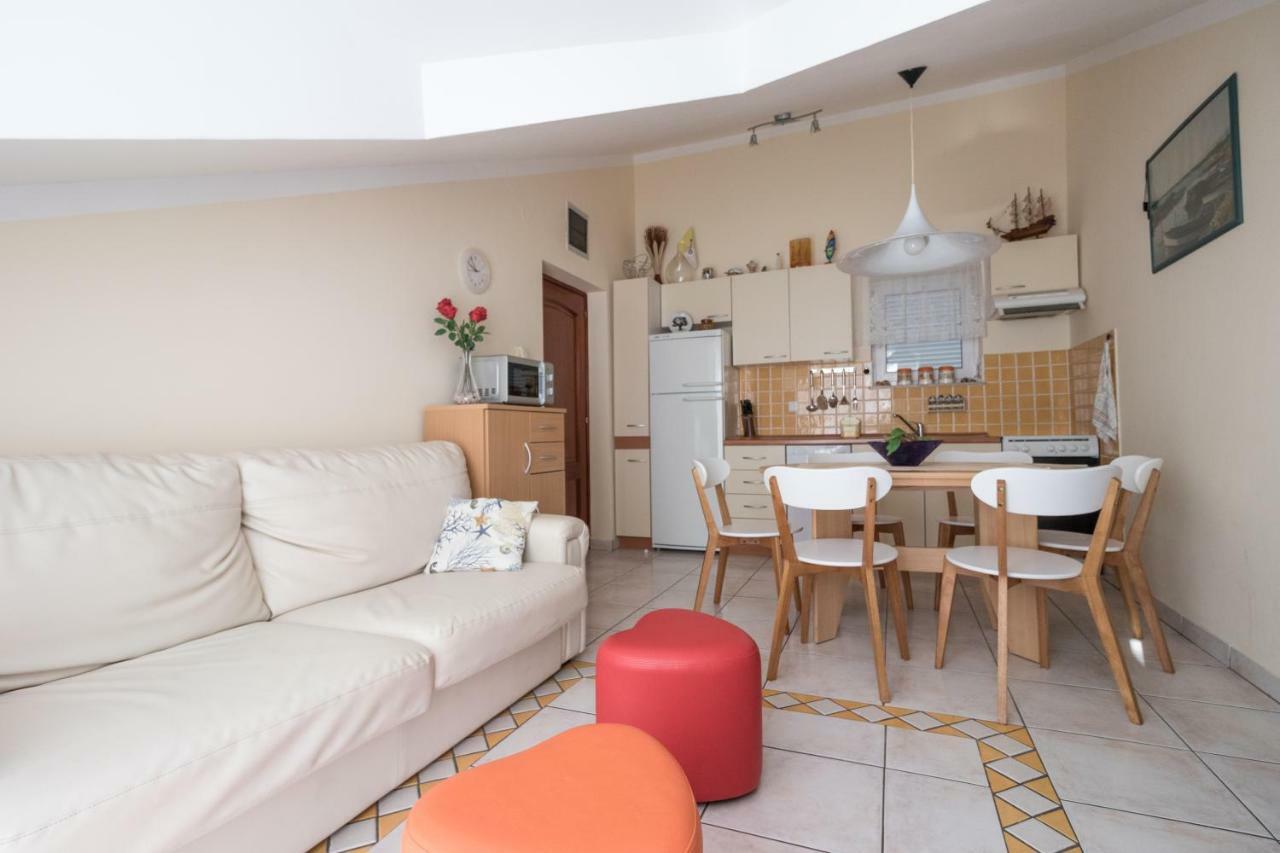 Apartman Nena Turanj Εξωτερικό φωτογραφία